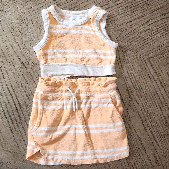 Girls 2 piece set skirt and crop top XS 4/5 - Picture 9 of 9